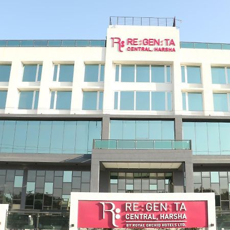 Regenta Central Harsha Vapi Pārdi Buitenkant foto